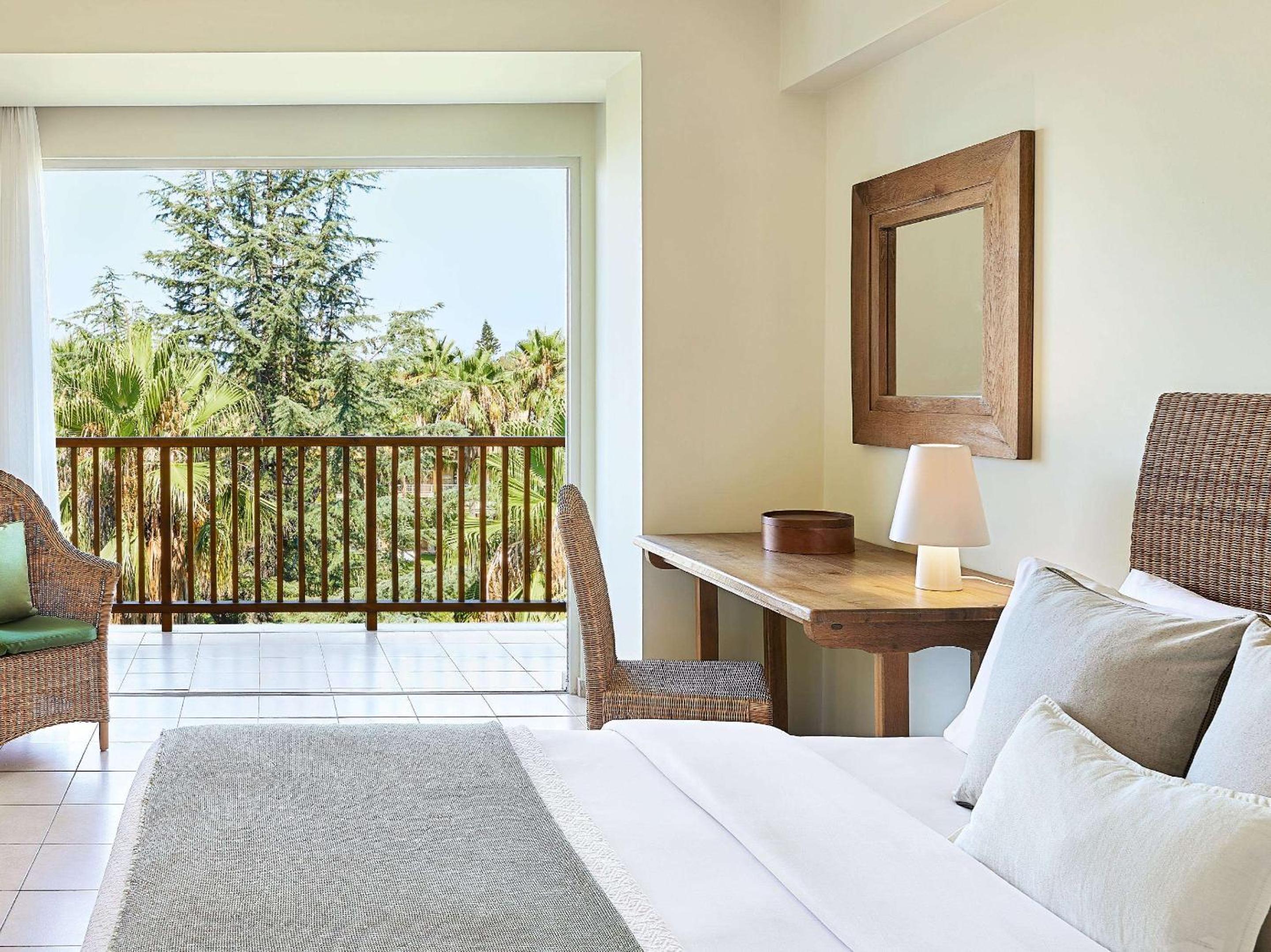 Deluxe Family Suite - Photo 1