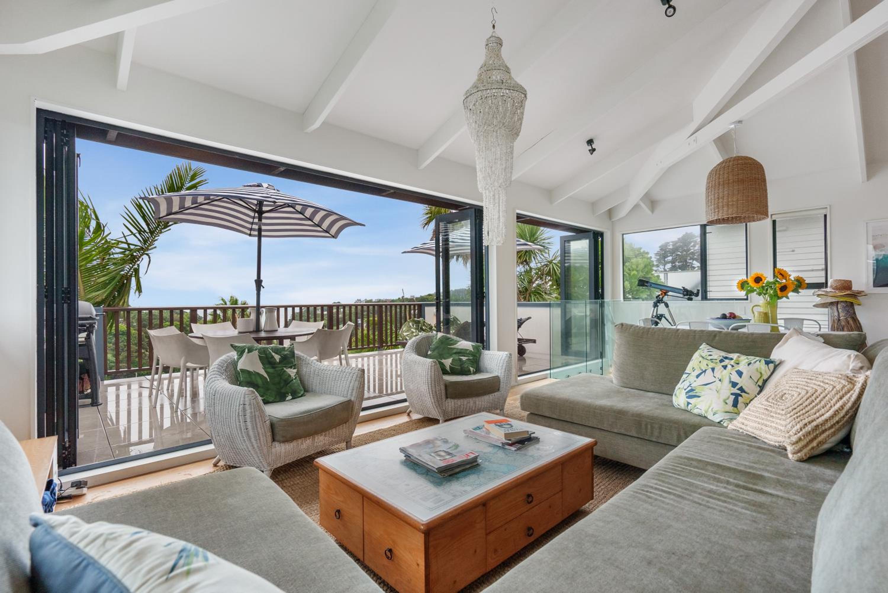 Deluxe Triple Room with Sea View photo 2