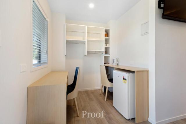 Budget Double Room photo 3
