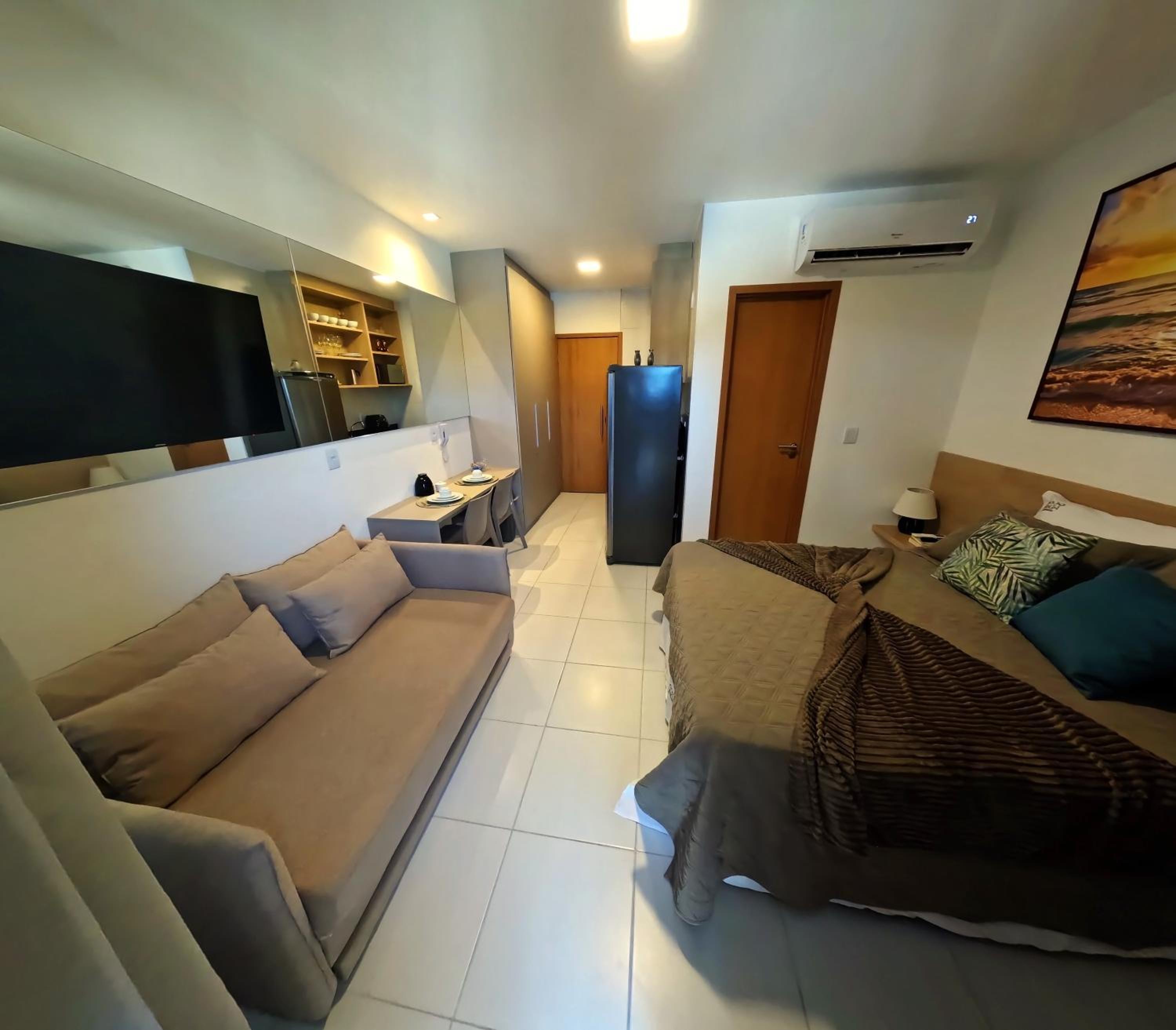 One-Bedroom Apartment photo 1