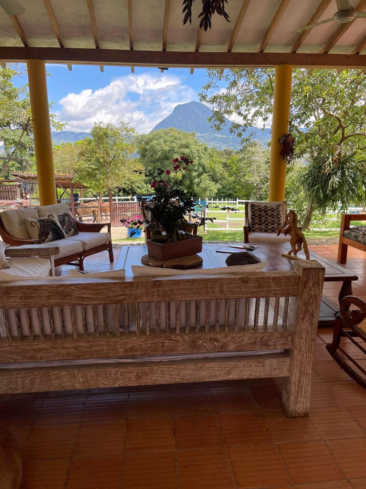 Villa photo 3