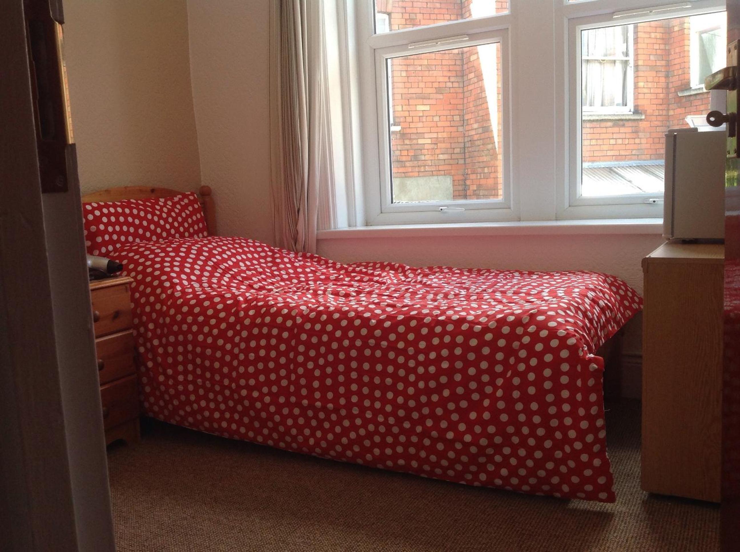 Single Room with Shared Bathroom
