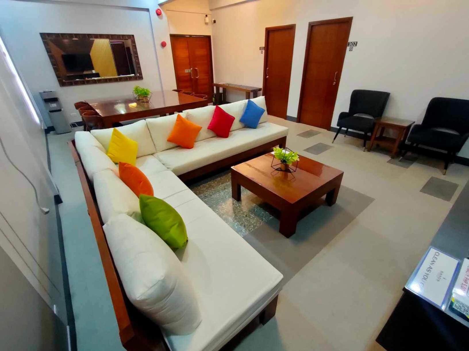 Three-Bedroom Suite photo 3