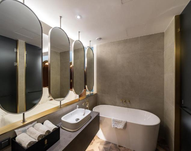 Deluxe Twin Room - Photo 7