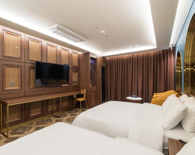 Deluxe Twin Room - Photo 2