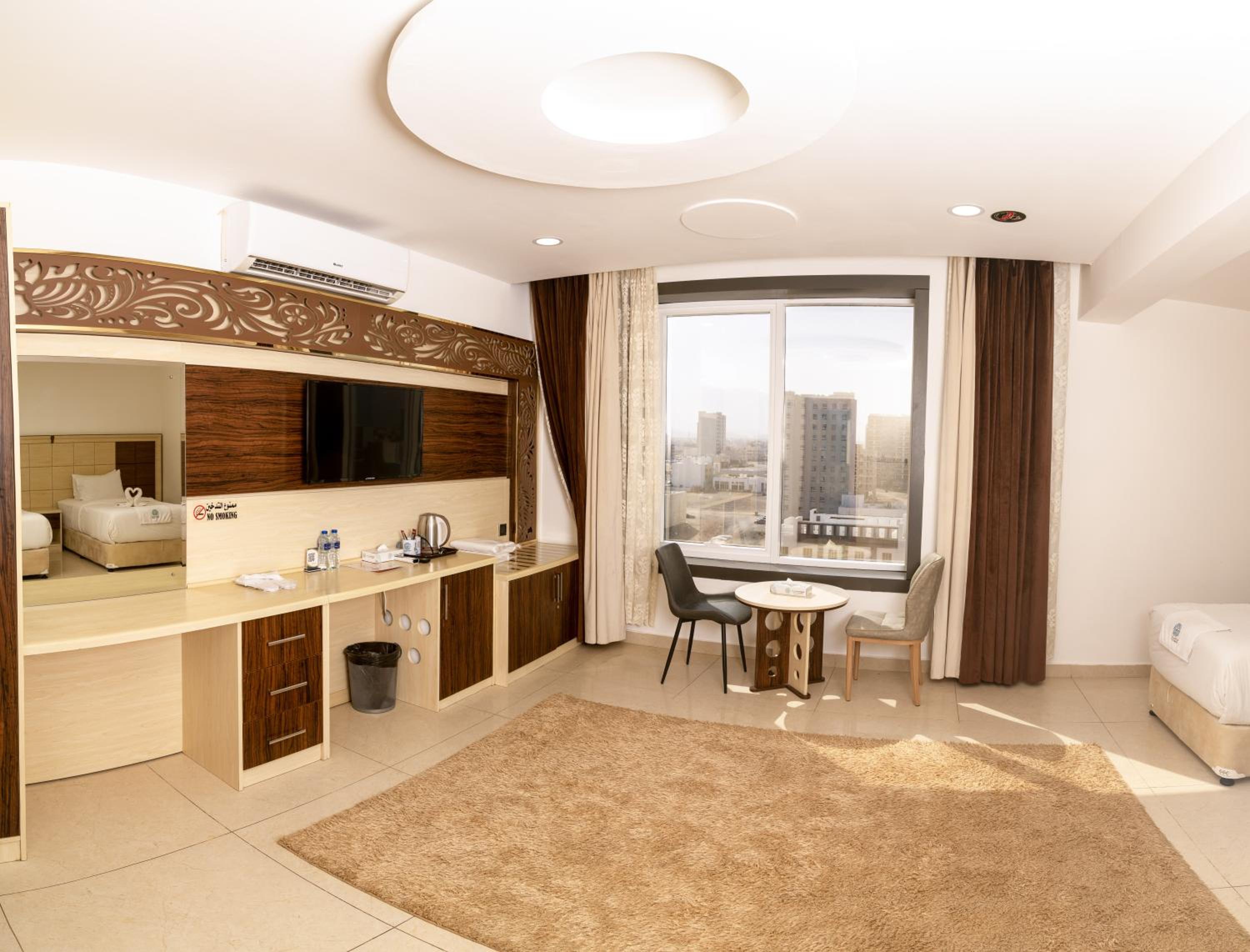 Standard King Room photo 3