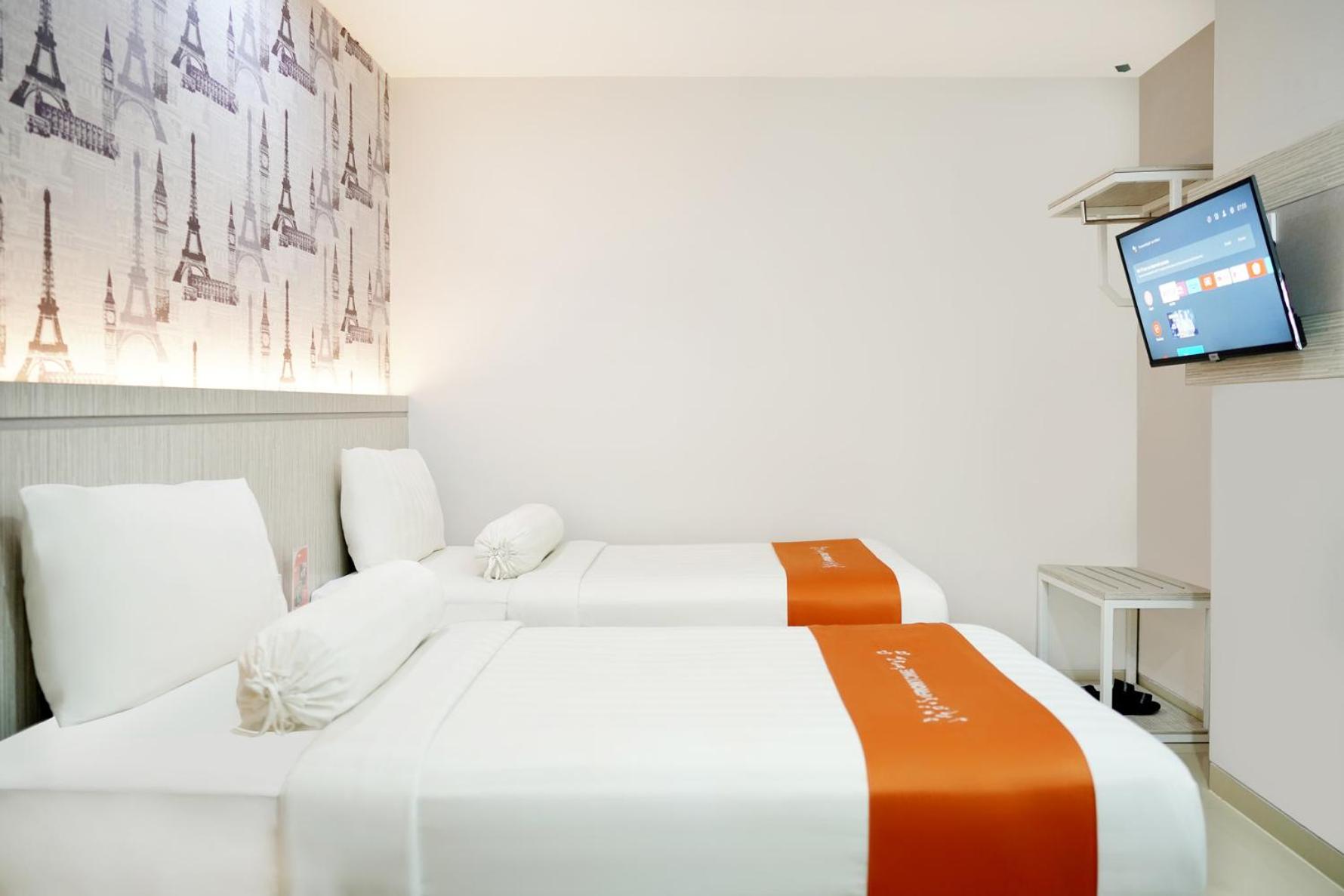 Deluxe Twin Room - Photo 2