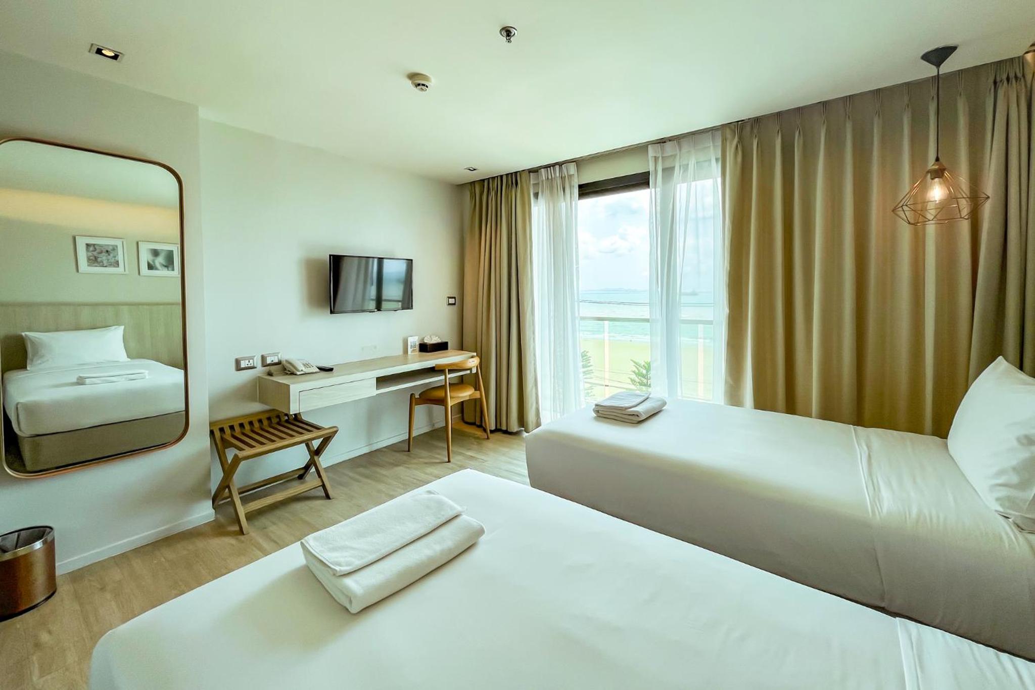 Deluxe Twin Room with Sea View
