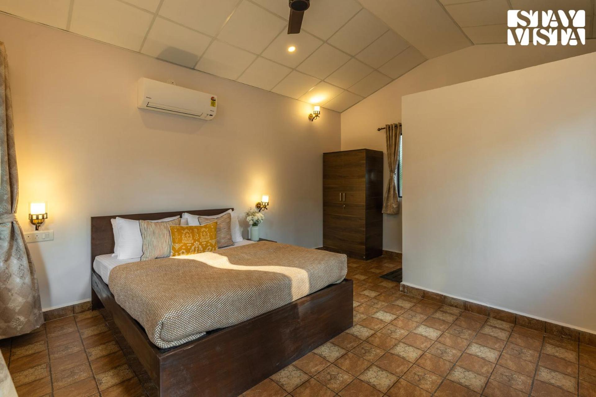 Villa photo 1