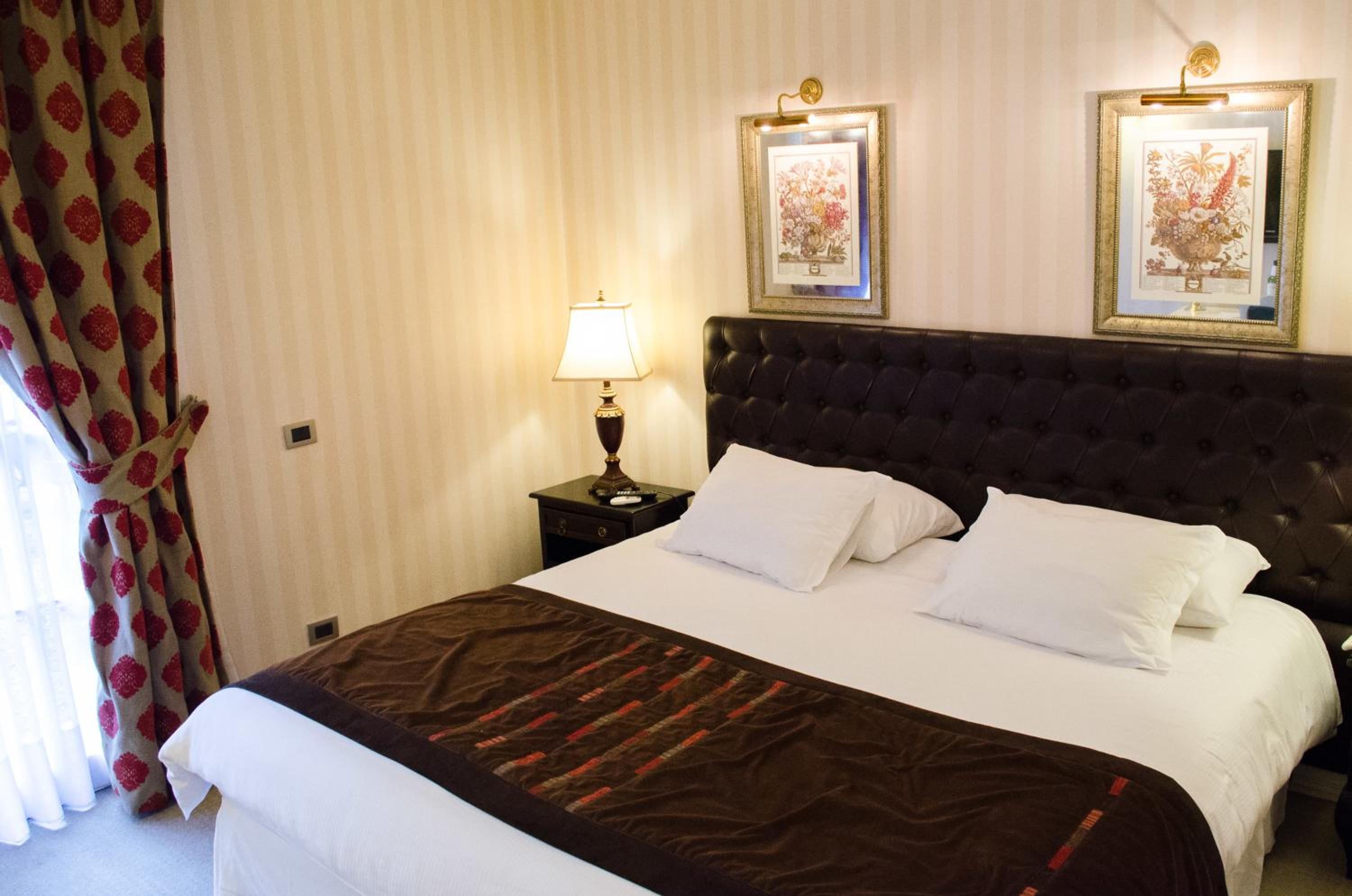 Deluxe King Room photo 3