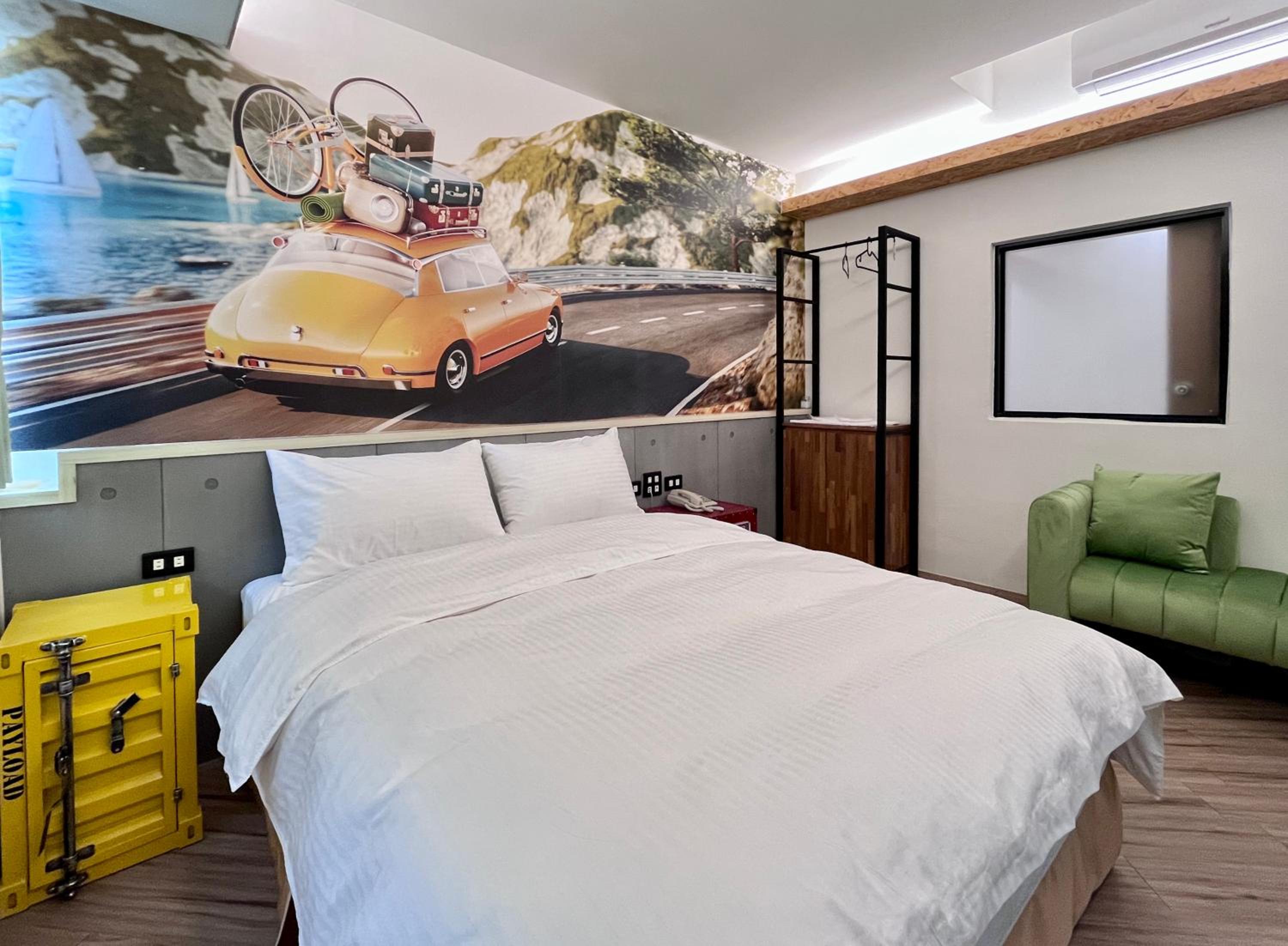 Large Double Room photo 1