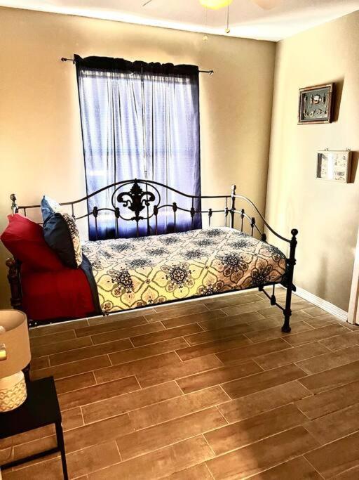 Four-Bedroom House photo 1