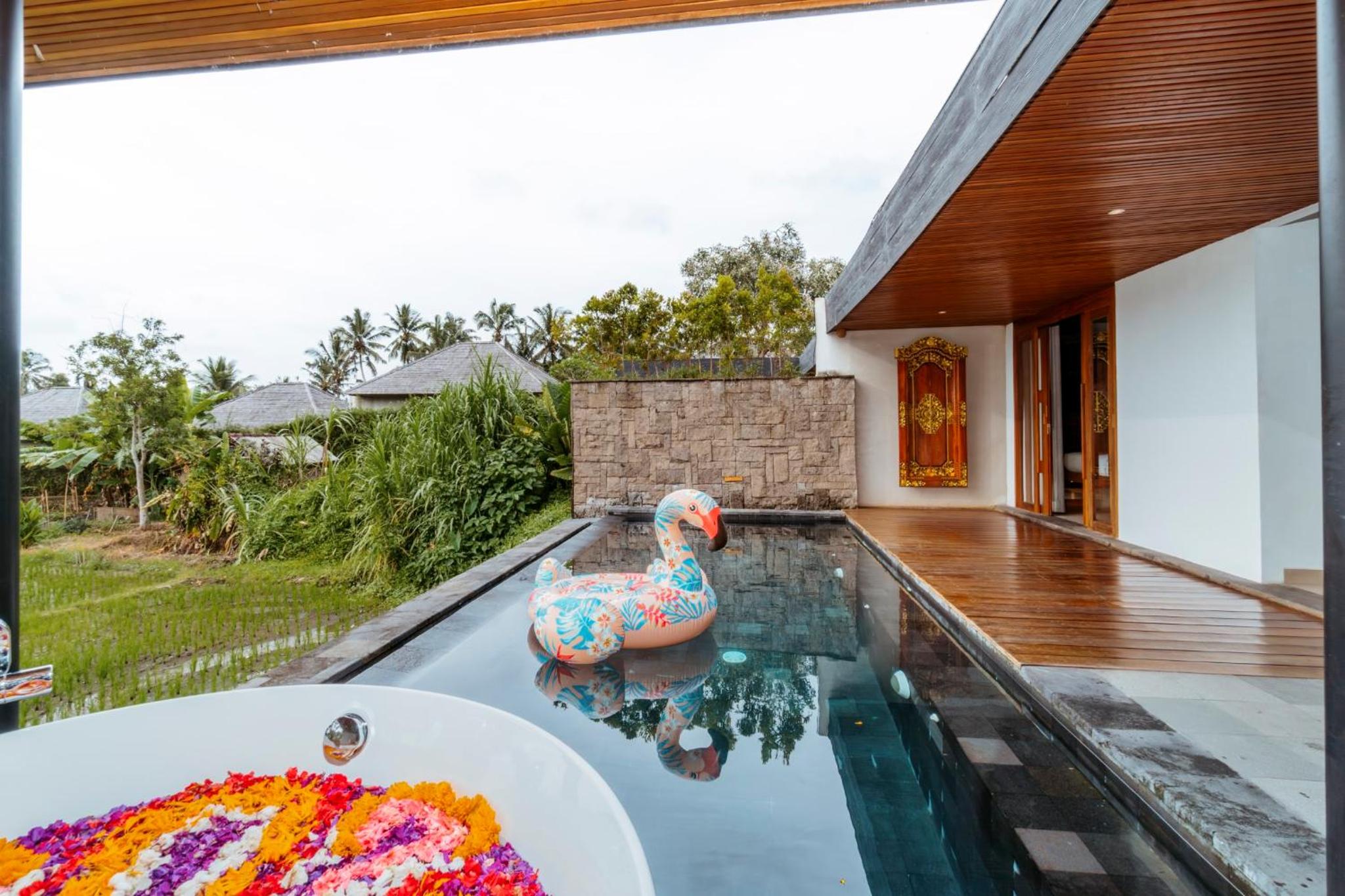 Presidential 2 Bedroom Private Pool Villa with Ricefield View thumbnail 6