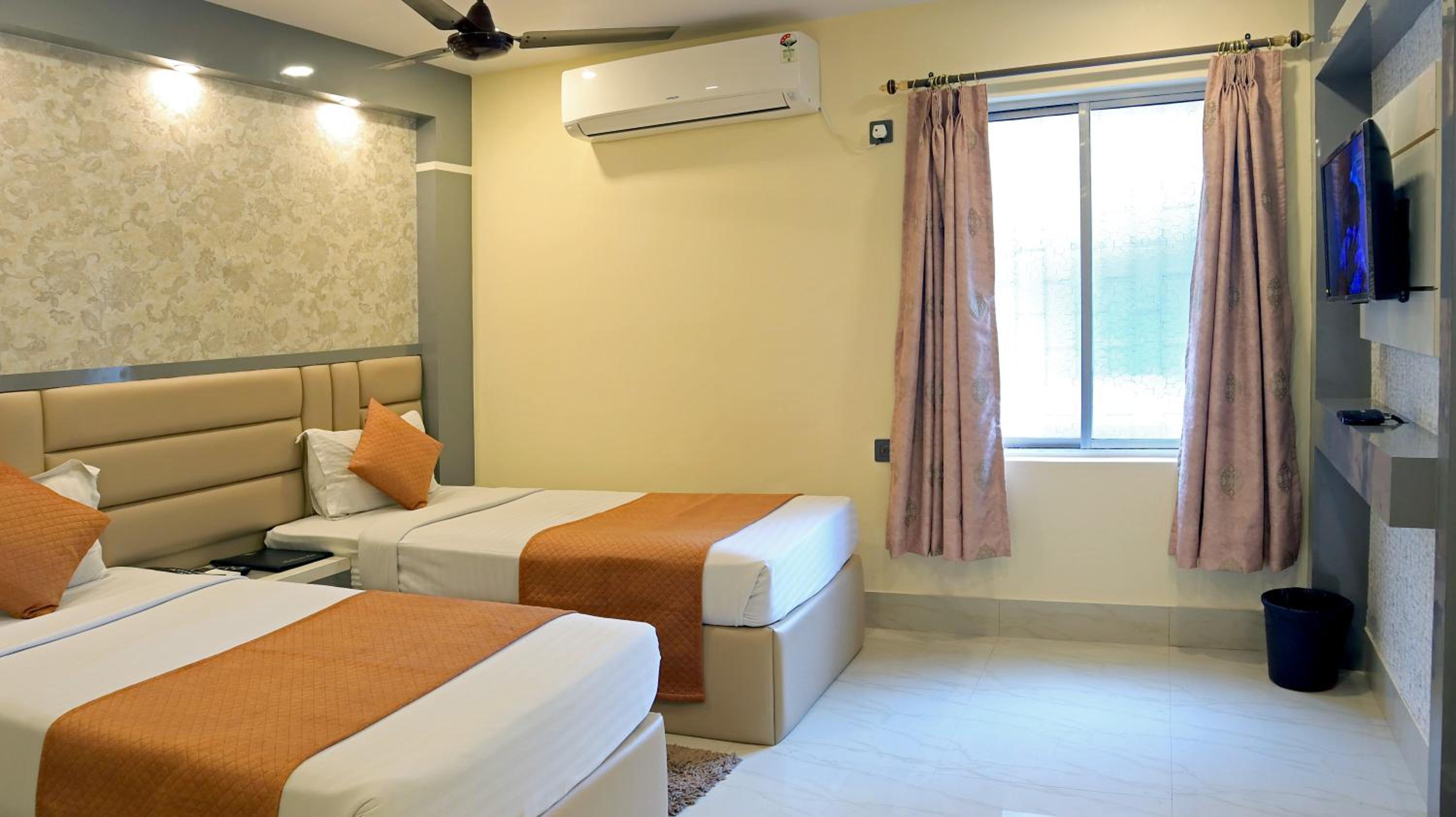Deluxe Double or Twin Room - Photo 21