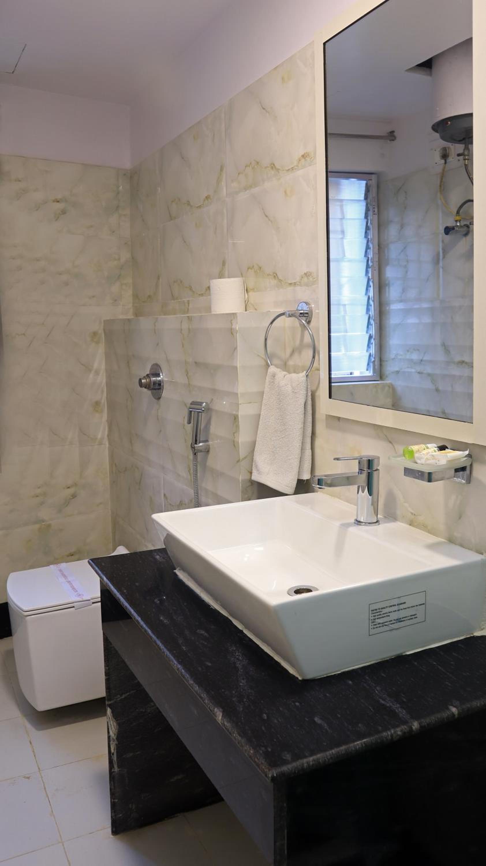 Deluxe Double or Twin Room - Photo 16