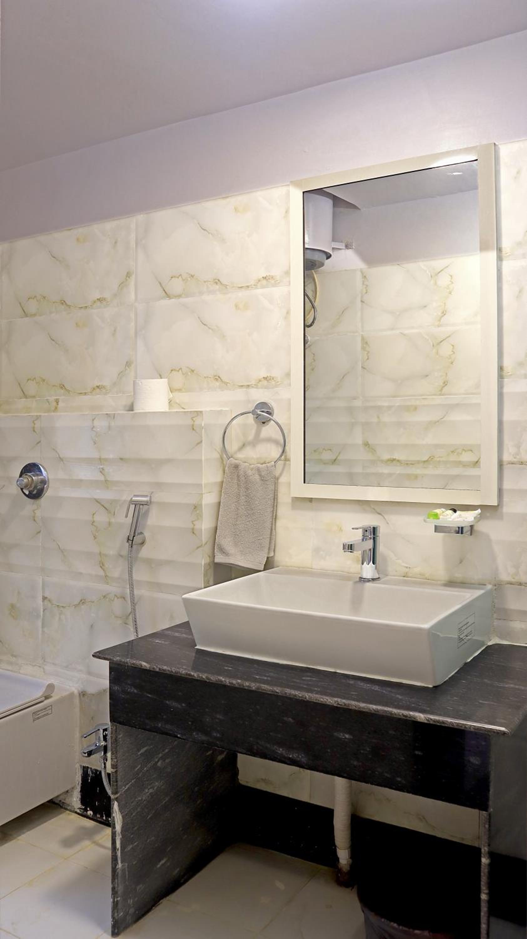 Deluxe Double or Twin Room - Photo 17