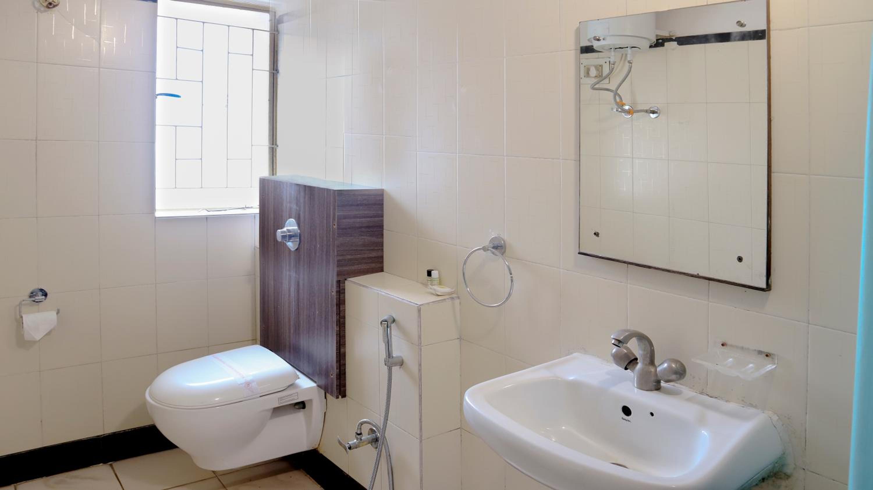 Deluxe Double or Twin Room - Photo 4