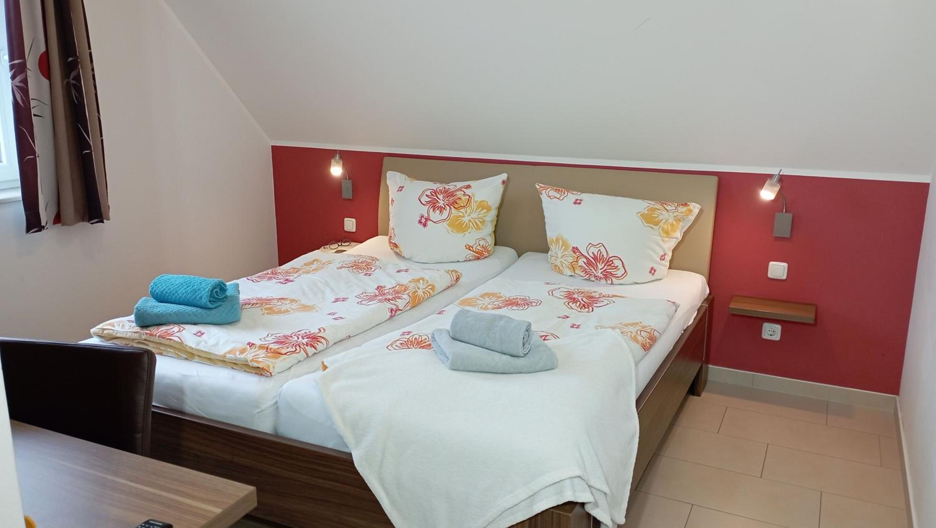 Two-Bedroom Apartment with Balcony photo 3