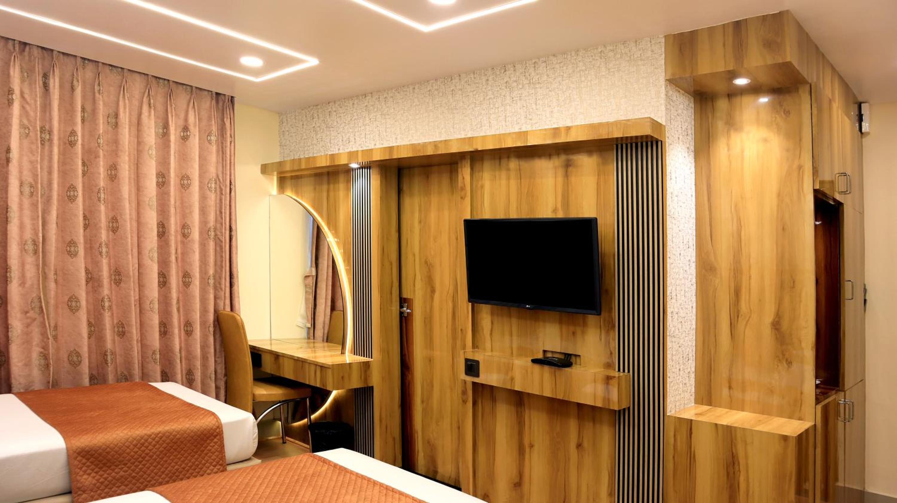 Superior Double or Twin Room - Photo 15