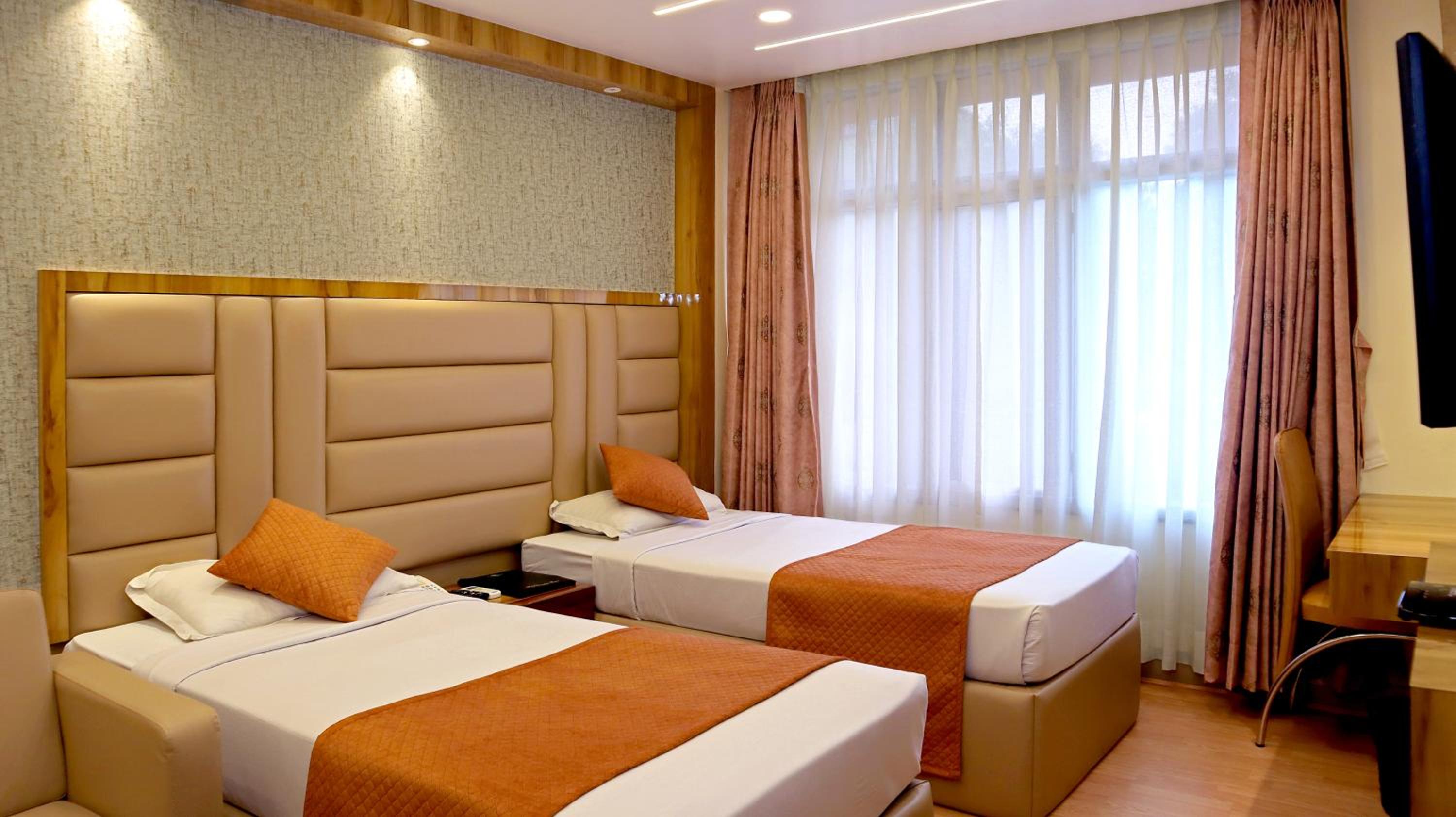 Superior Double or Twin Room - Photo 16
