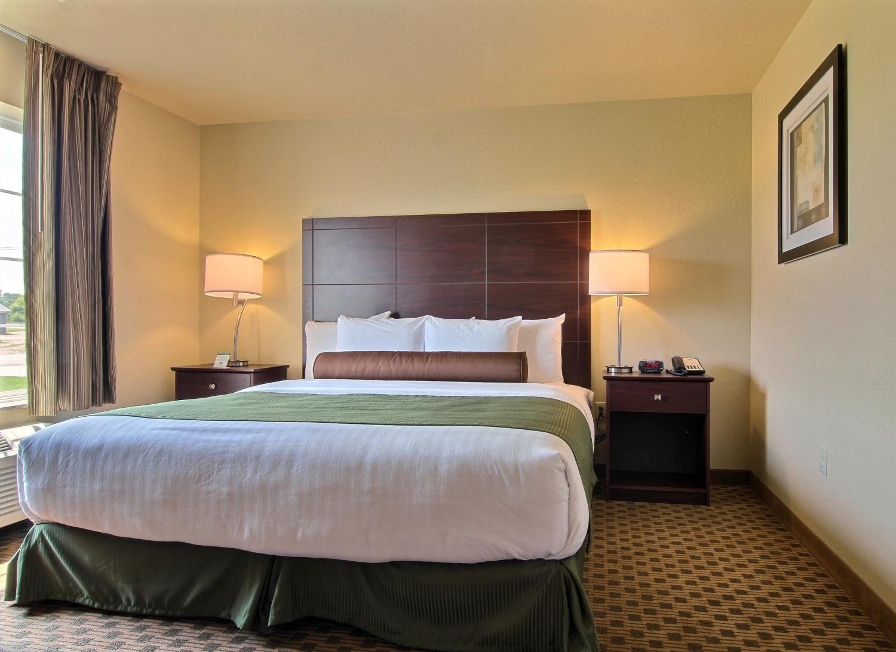 Deluxe King Room photo 2