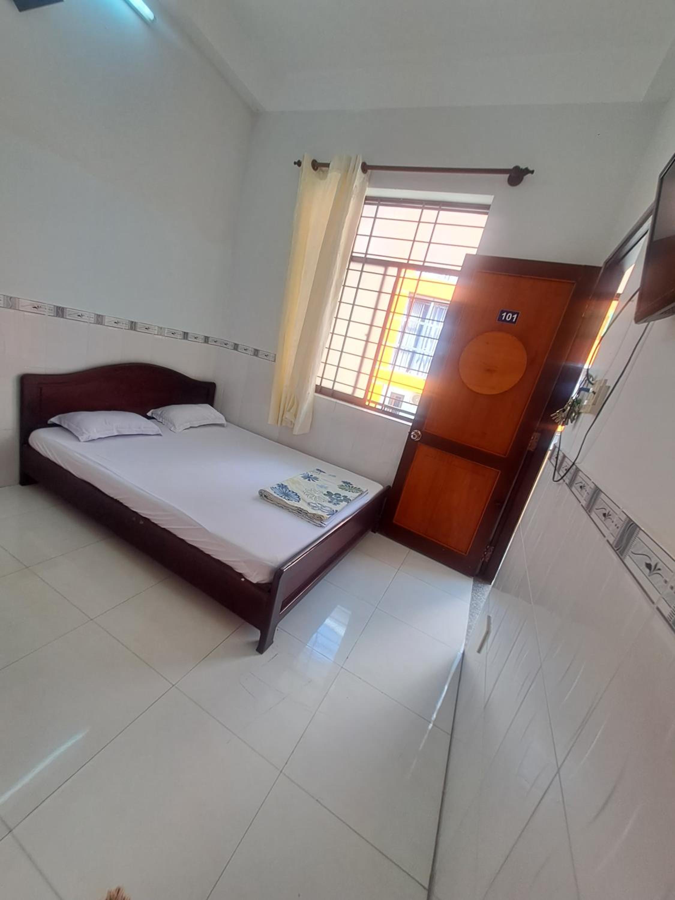 Standard King Room photo 1