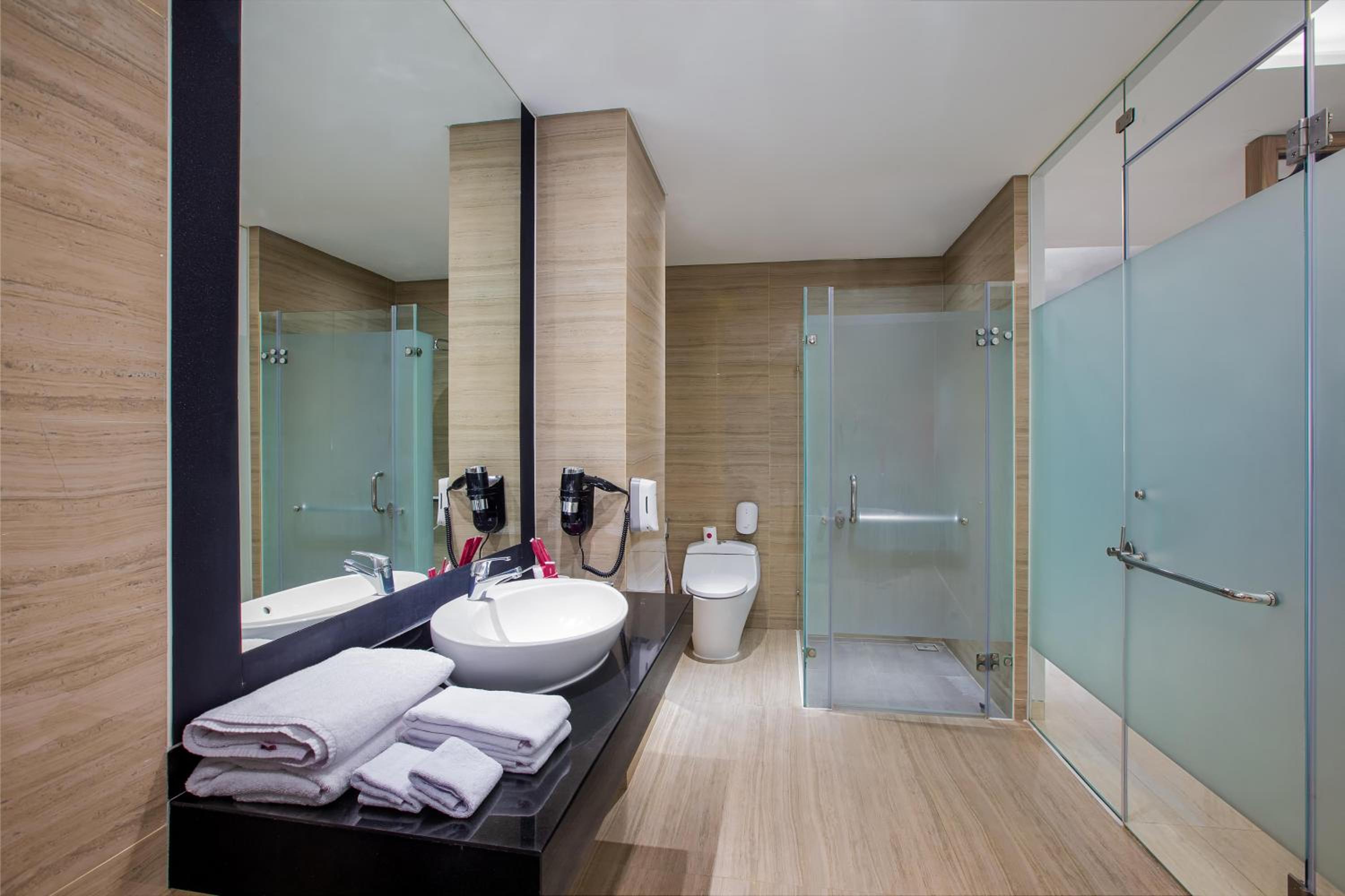 Suite Room - Photo 6