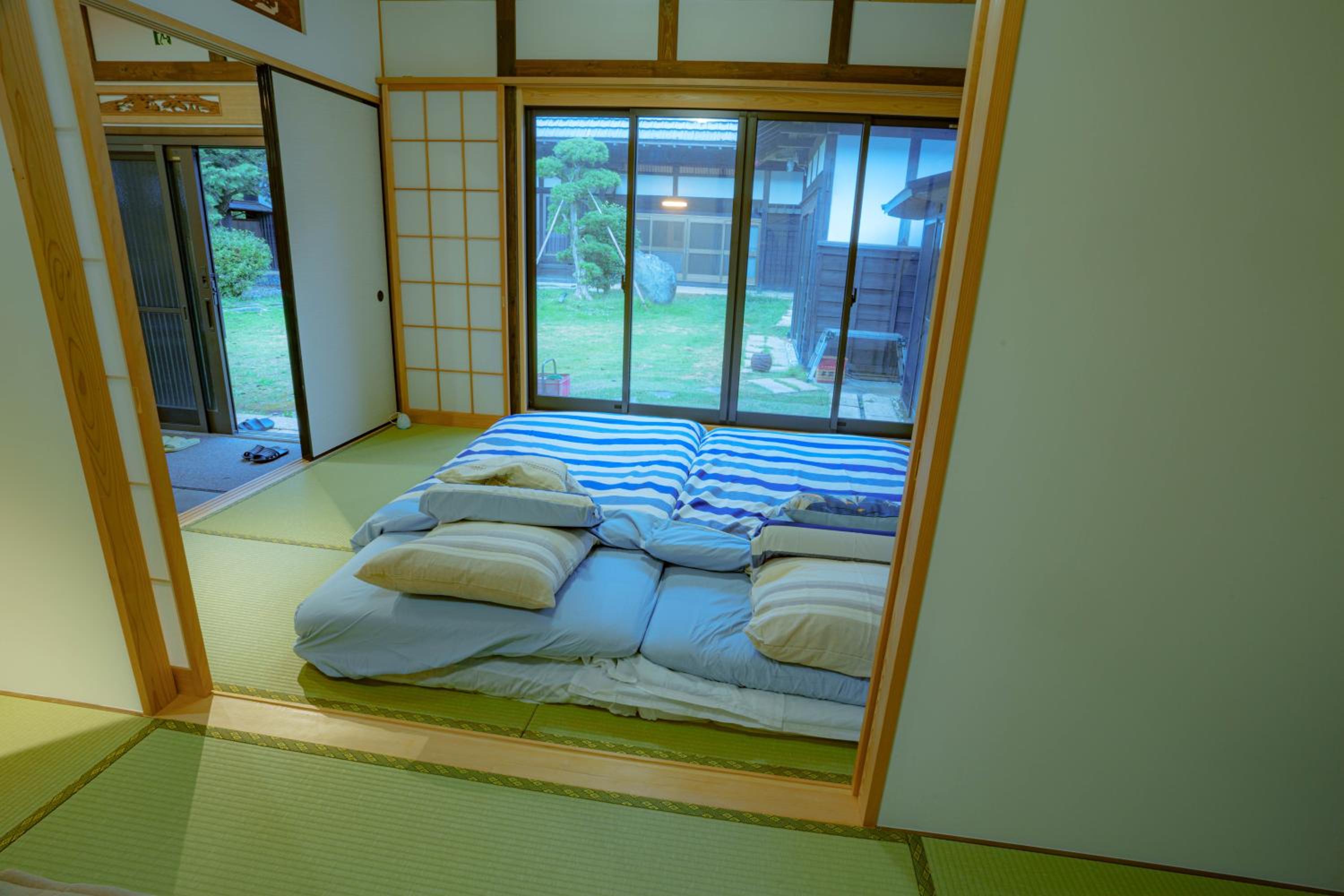 Quadruple Room with Bath - Photo 1