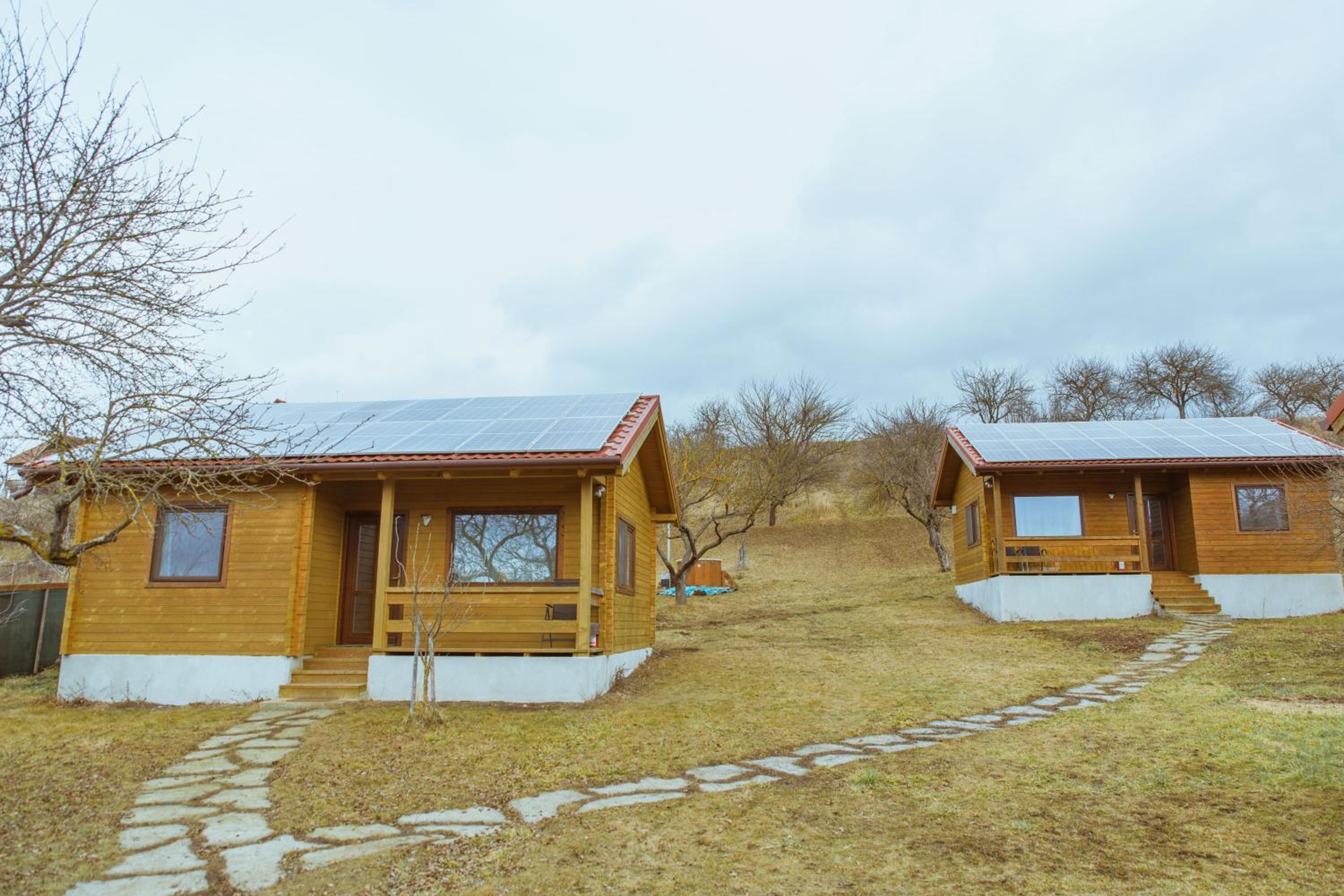 Two-Bedroom House - Photo 4
