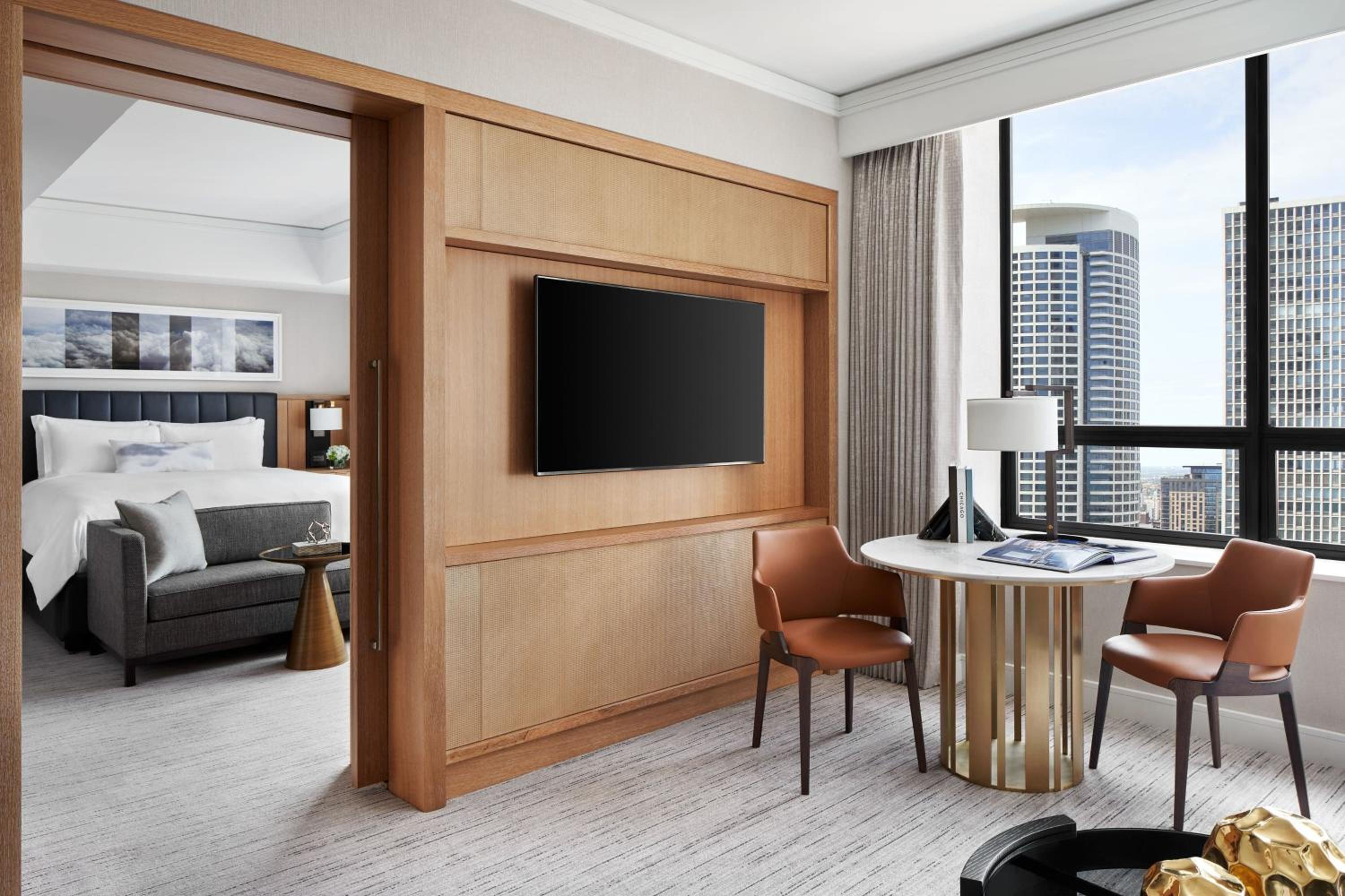Executive King Suite - Photo 1