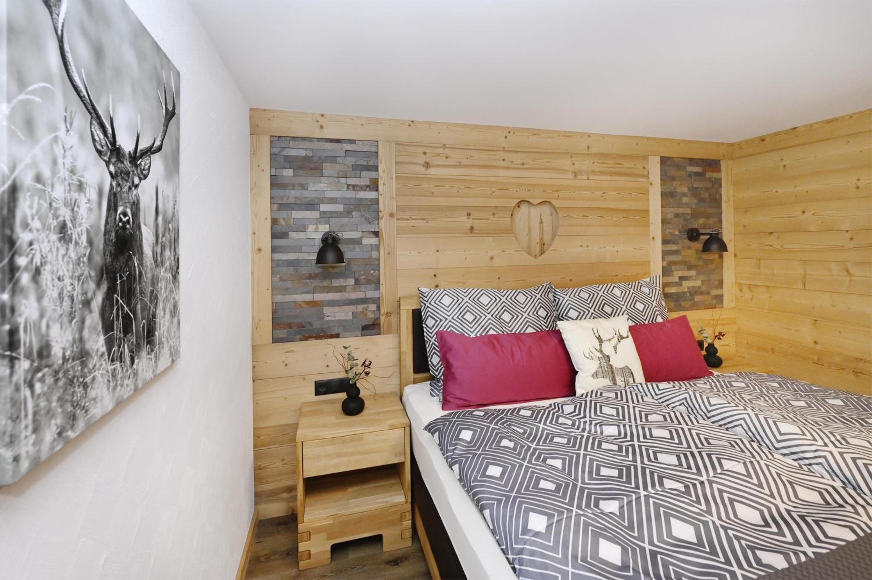 One-Bedroom Apartment with Shower photo 2