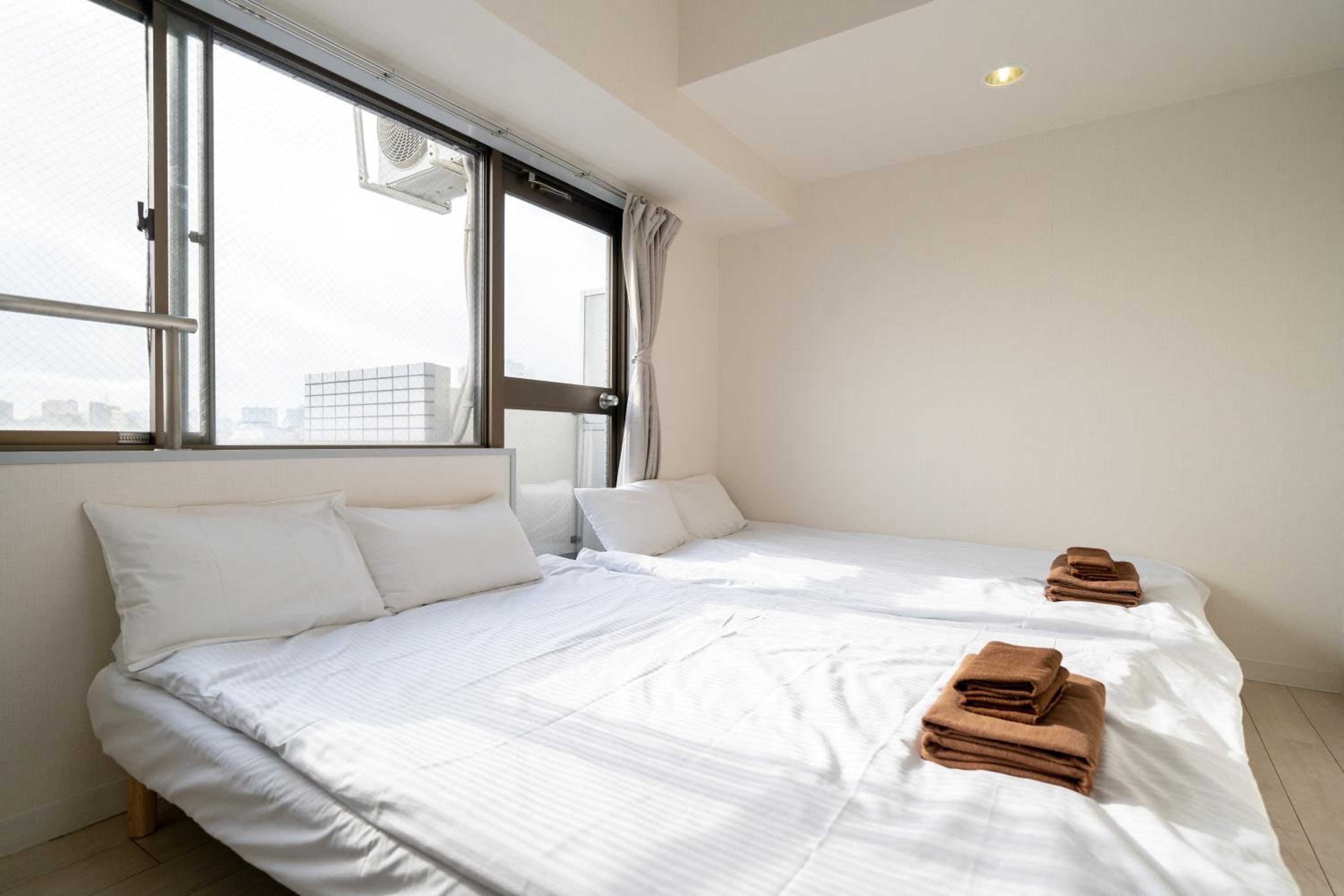 Quadruple Room with Private Bathroom photo 3