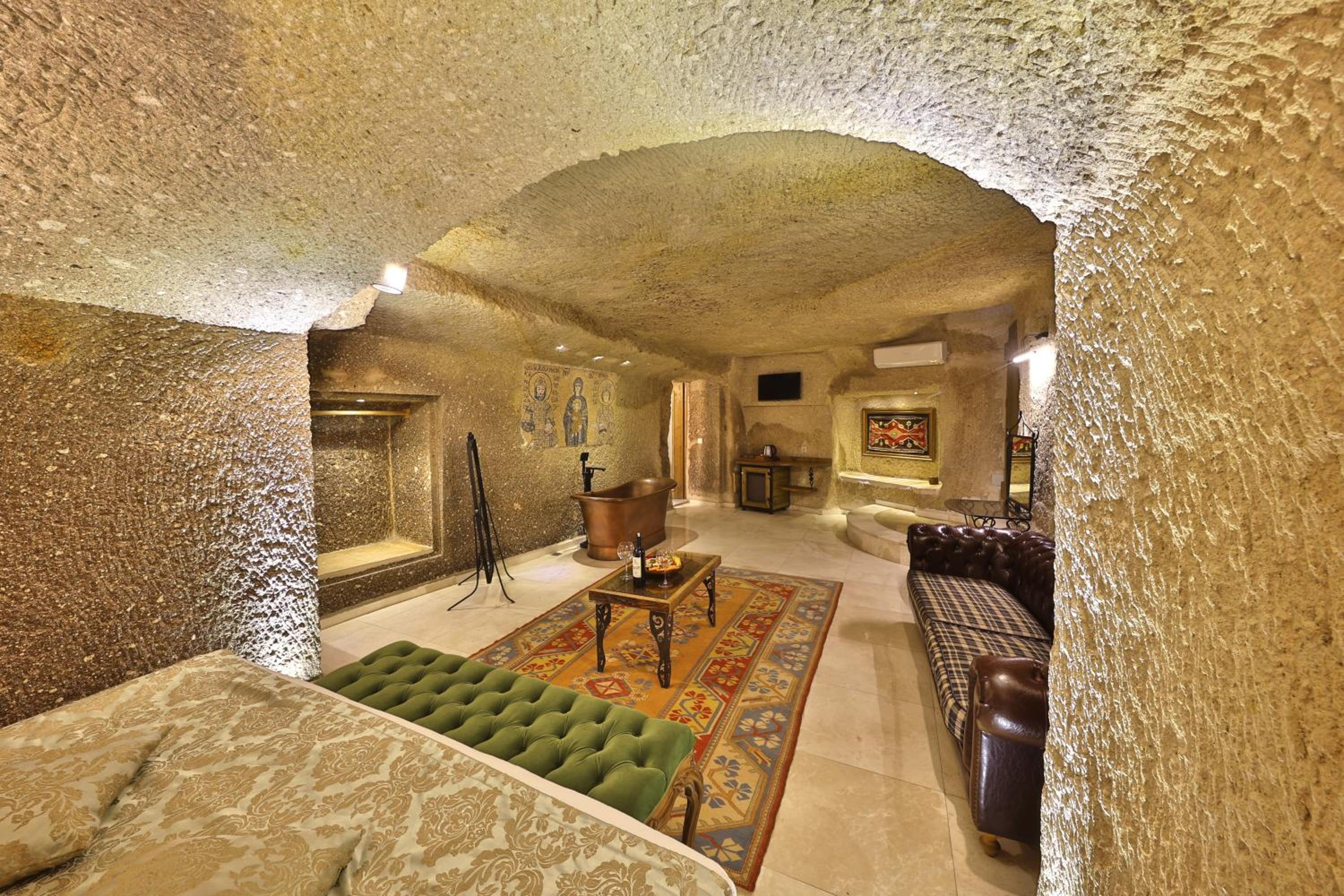 Suite - Photo 8