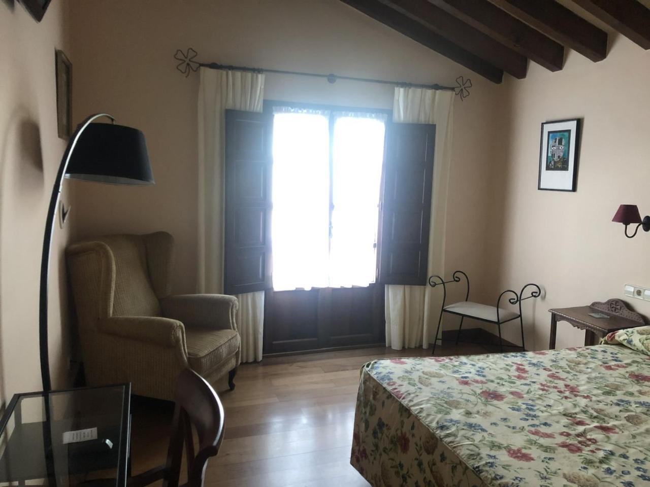 Double Room - Photo 3