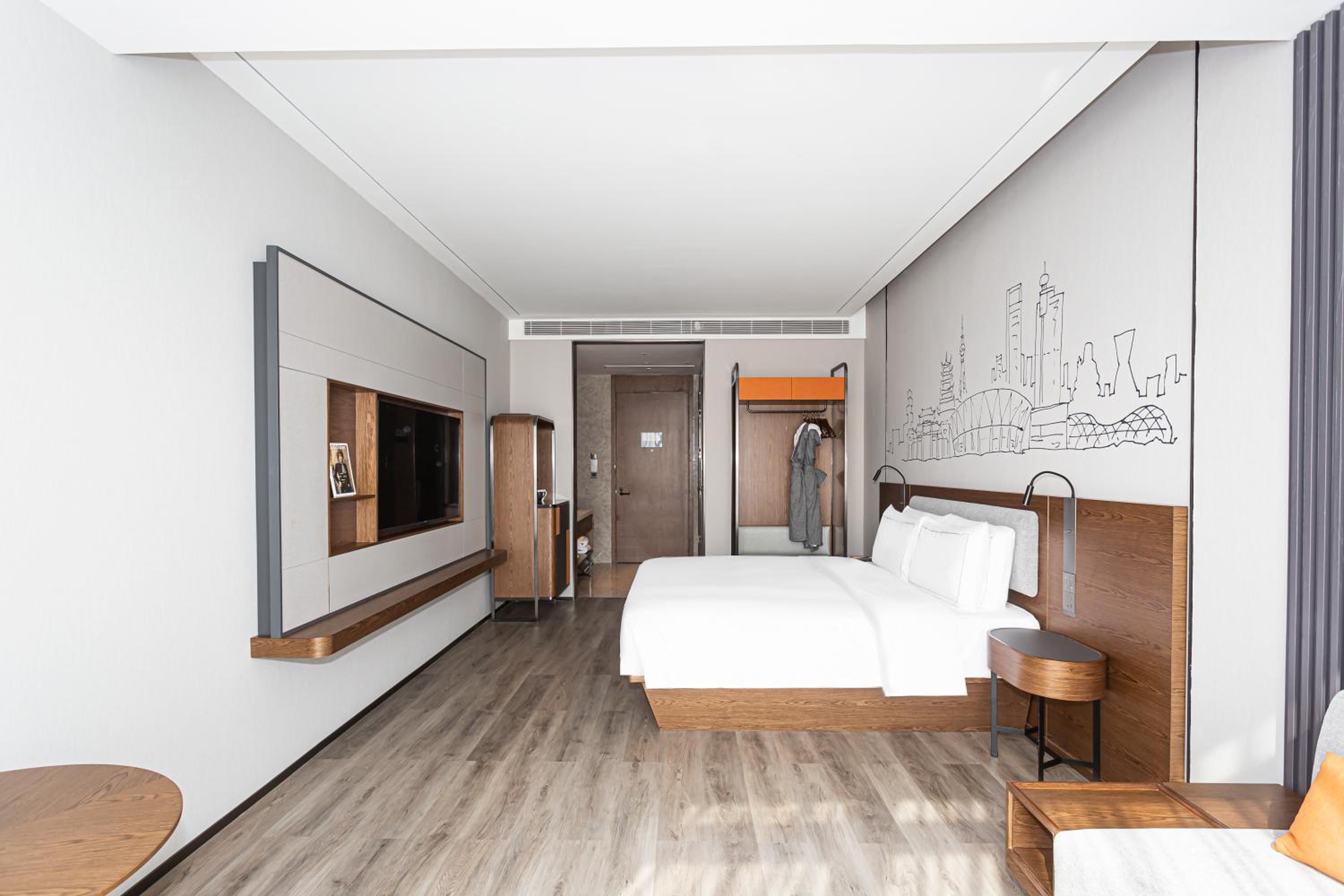 Deluxe Queen Room