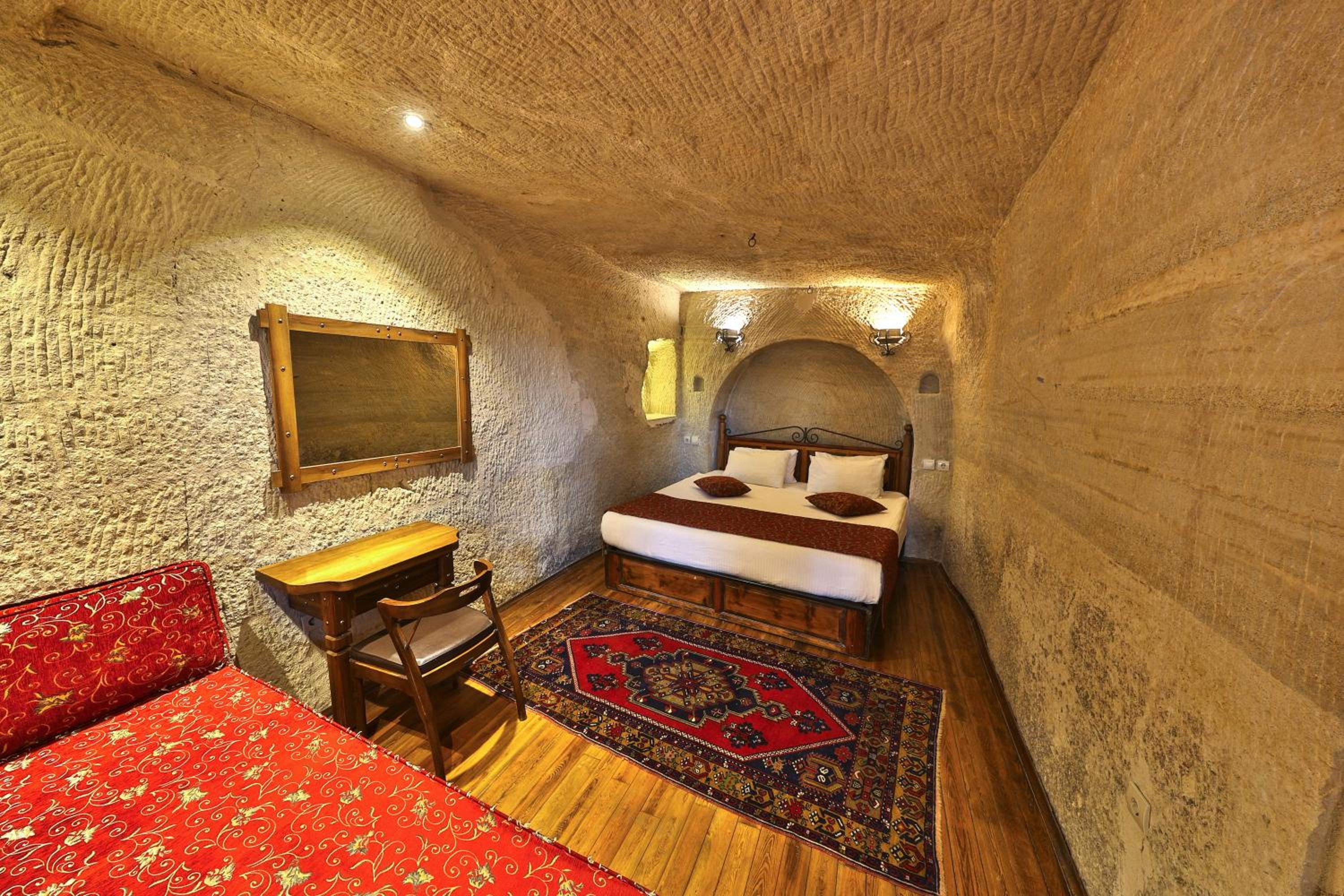 King Suite - Photo 1