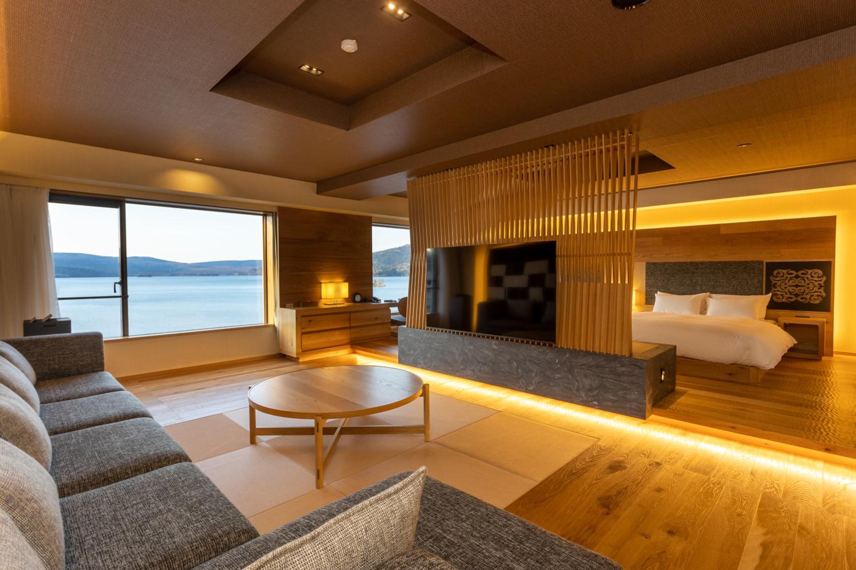 Deluxe Room with Tatami Area-Lake View-Wings BLD - Non-Smoking - Buffet Breakfast + Buffet Dinner Included - Photo 10