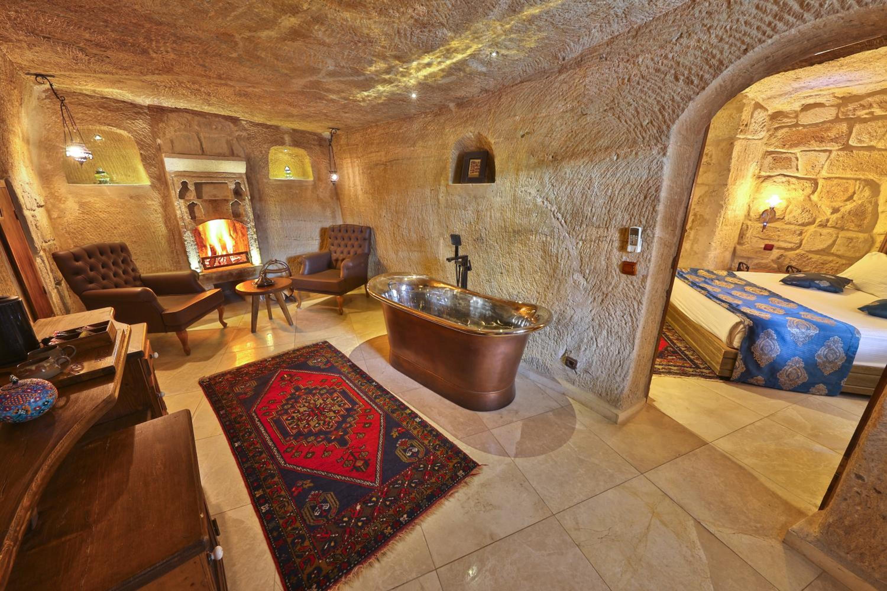Suite - Photo 20
