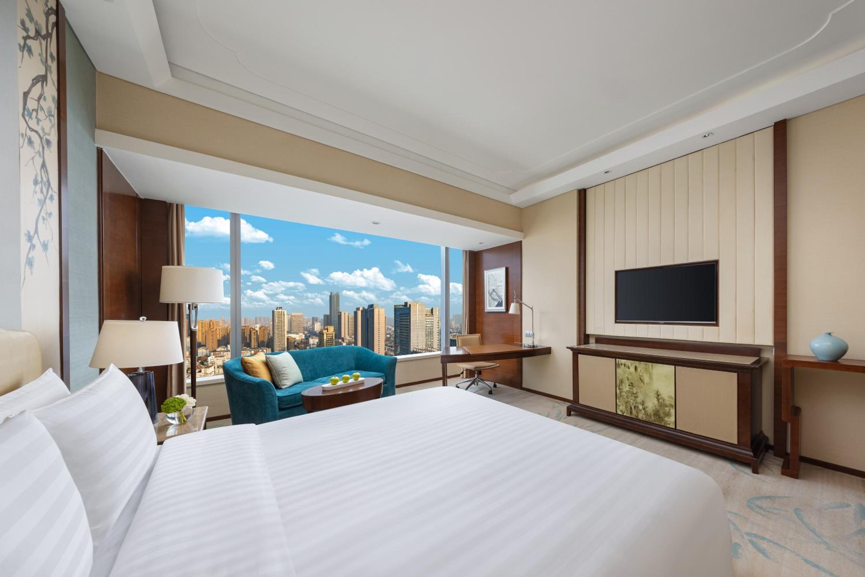 Deluxe King Room photo 3