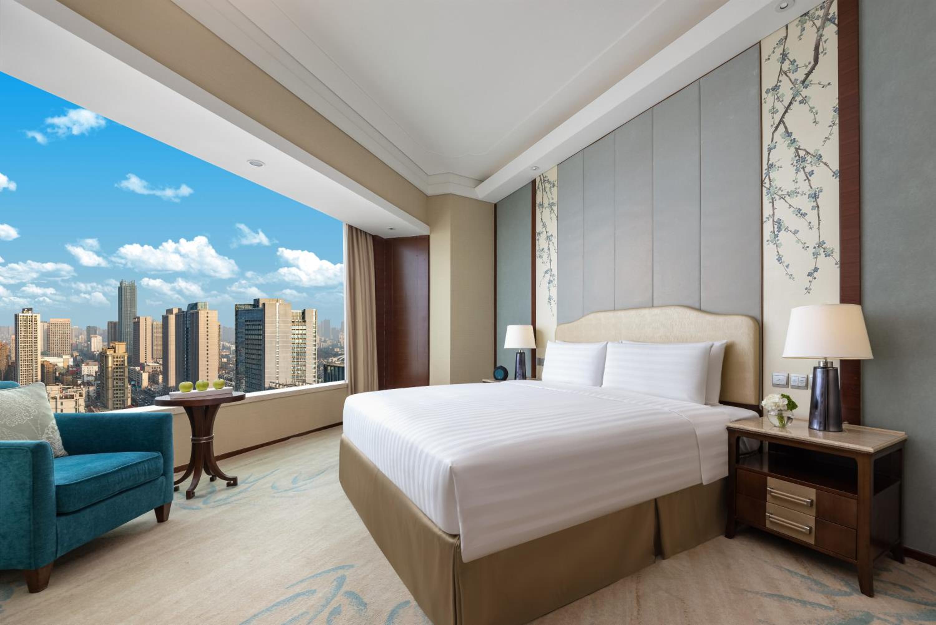 Horizon Premier King Room photo 1