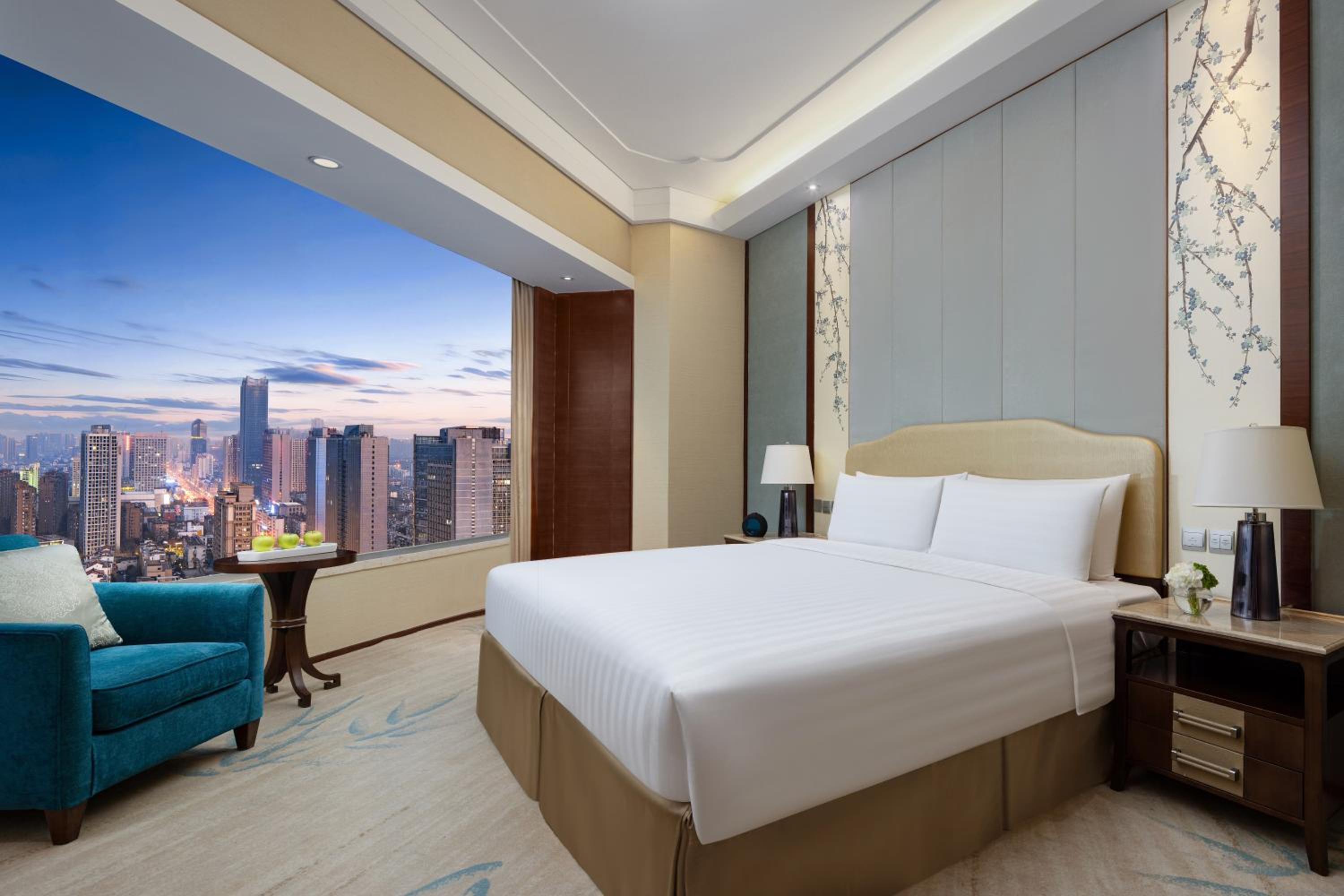 Premier King Room photo 1