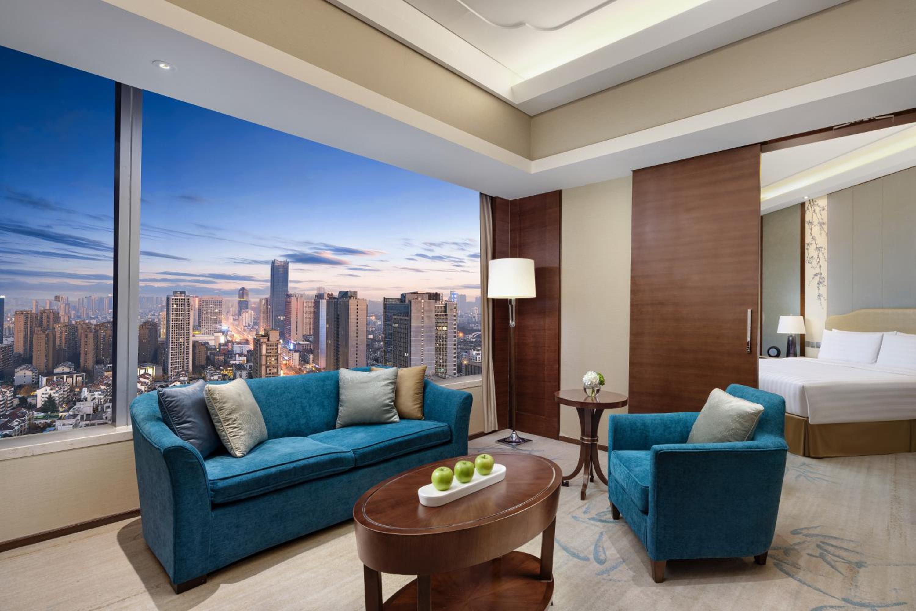 Premier King Room photo 3