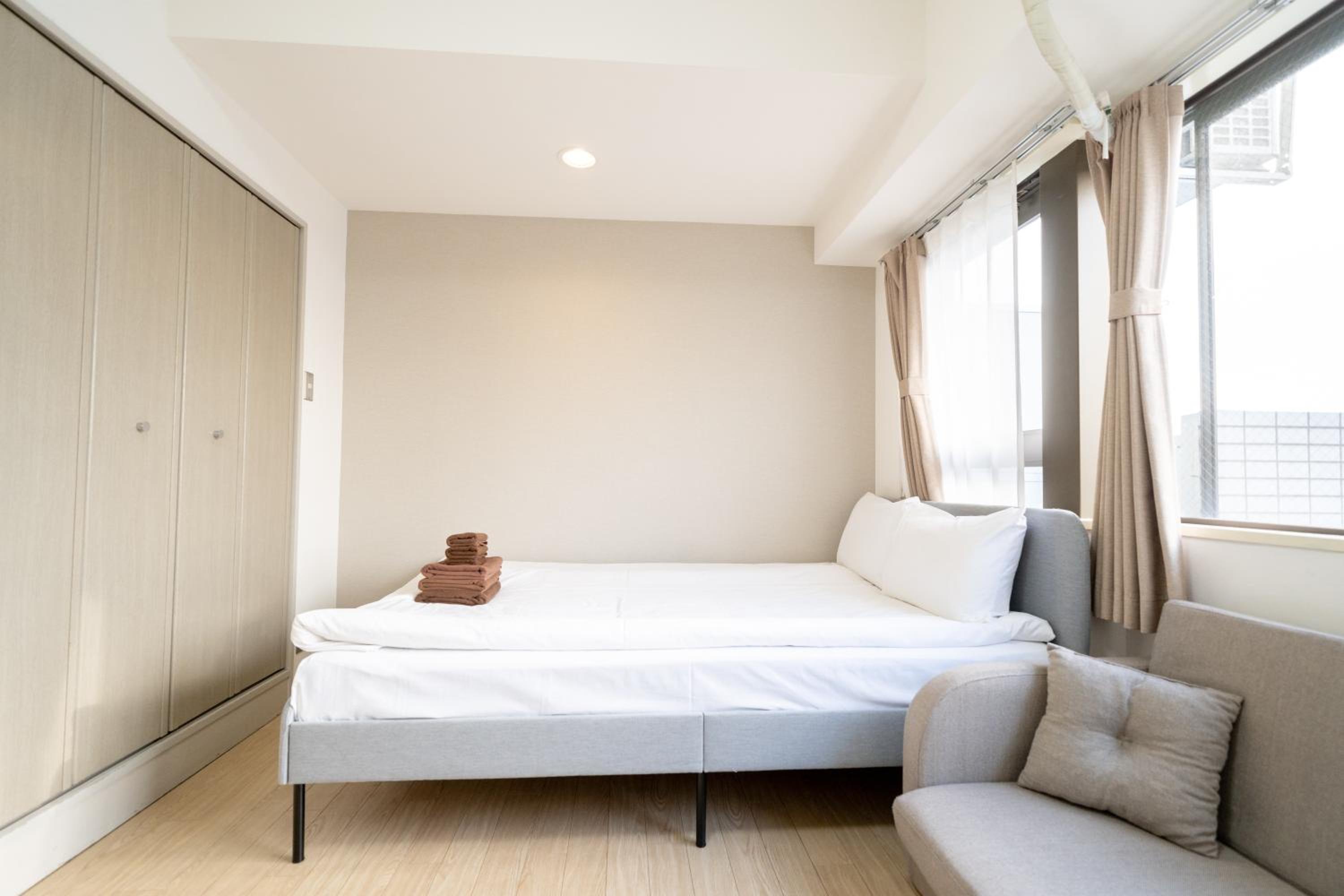 Double or Twin Room with Private Bathroom photo 2
