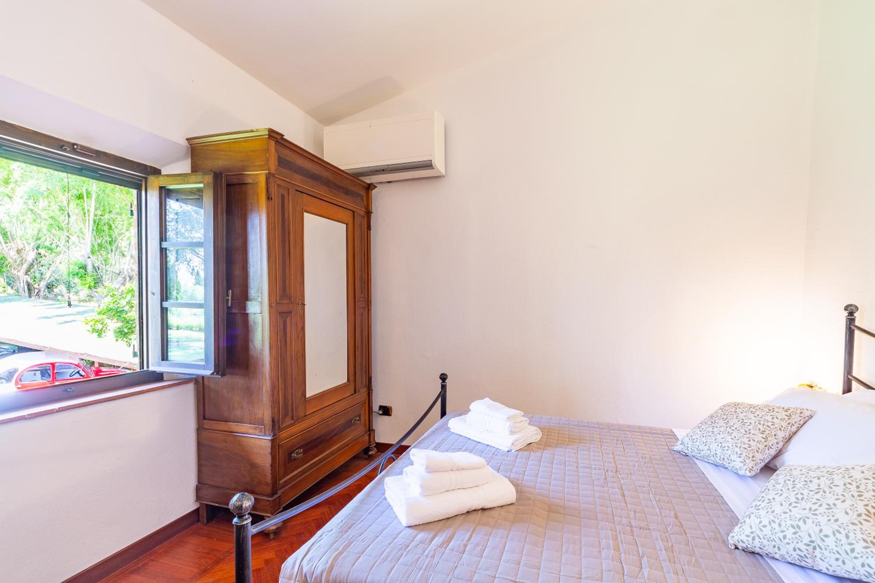 One-Bedroom Apartment photo 3