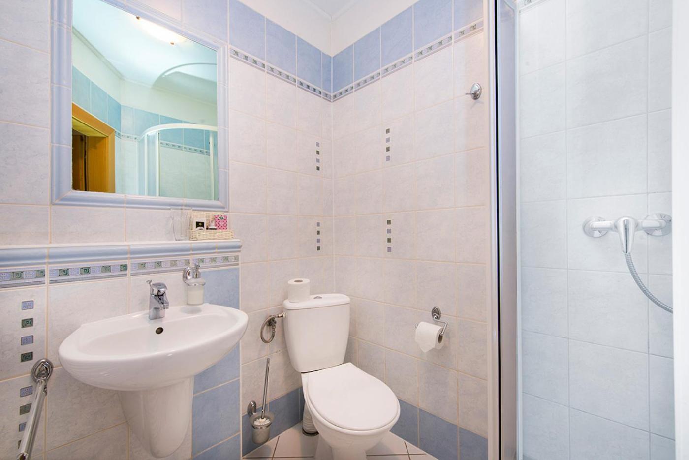 Double Room with Kitchenette - Photo 5