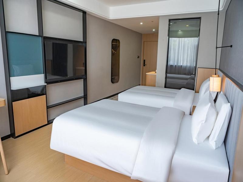 Intelligent Business Twin Room