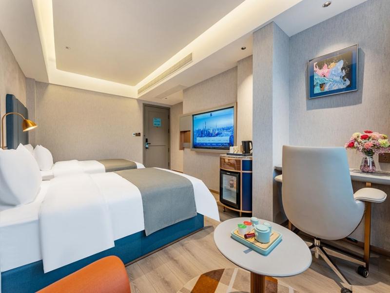 Twin Room With Bathtub