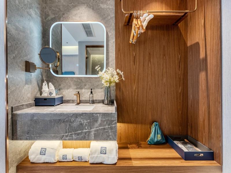 Lanou Deluxe Twin Room