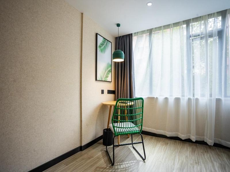 Premium Twin Room photo 3