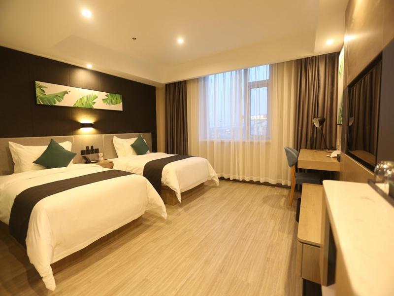 Premium Twin Room photo 2